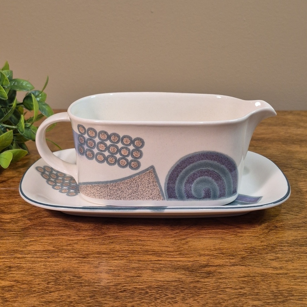 MIKASA 'Life Style Intaglio' CAC18 John Bergen Pattern Gravy Boat & Underplate